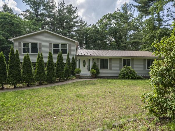 23 Middle Dunstable Road, Nashua, NH 03062