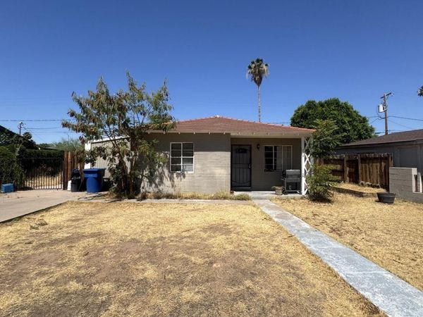 126 N HUNT Drive W, Mesa, AZ 85203