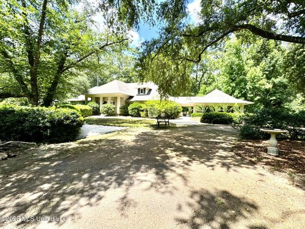 35 Scotland Drive, Natchez, MS 39120