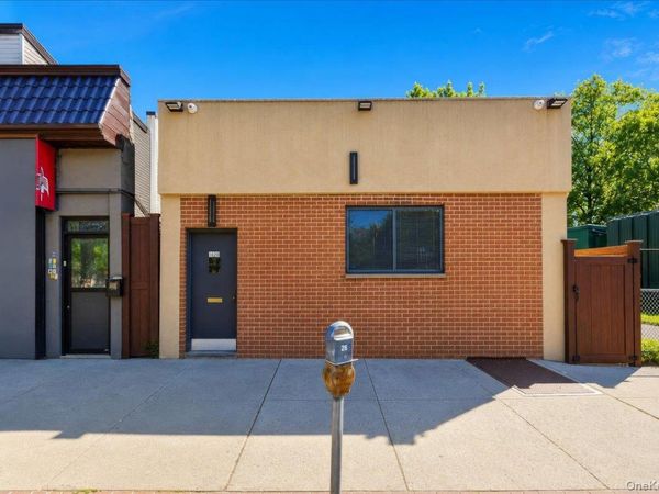 1020 McLean Avenue , Yonkers, NY 10704
