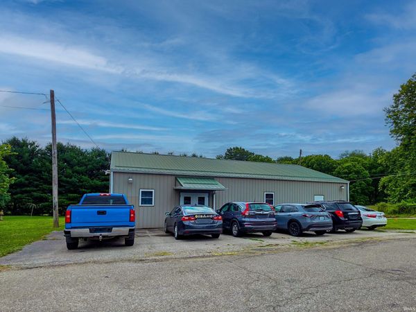 107 CR 70 E, Bloomfield, IN 47424