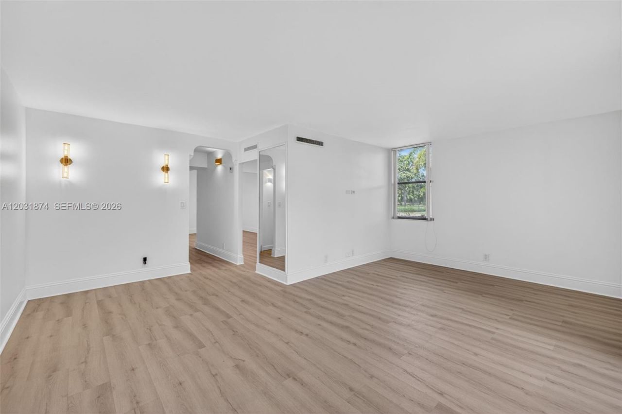 20300 W Country Club Dr , Unit 106-3, Aventura, FL 33180 Photo