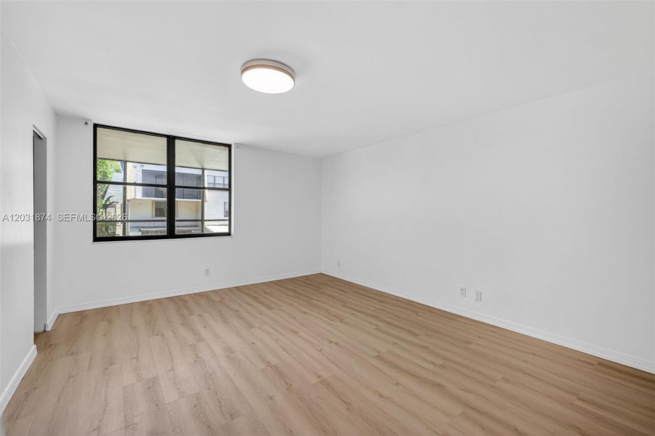 20300 W Country Club Dr , Unit 106-3, Aventura, FL 33180 Photo