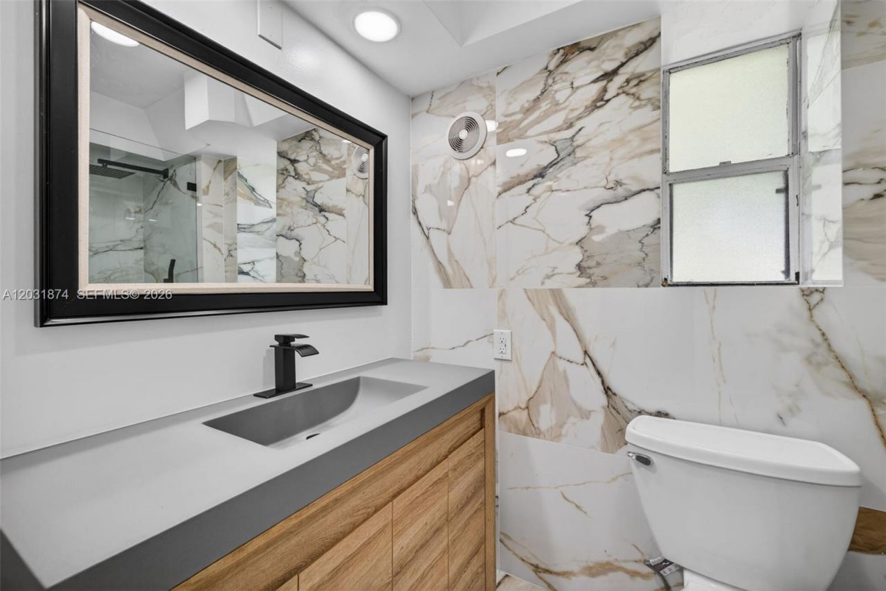 20300 W Country Club Dr , Unit 106-3, Aventura, FL 33180 Photo