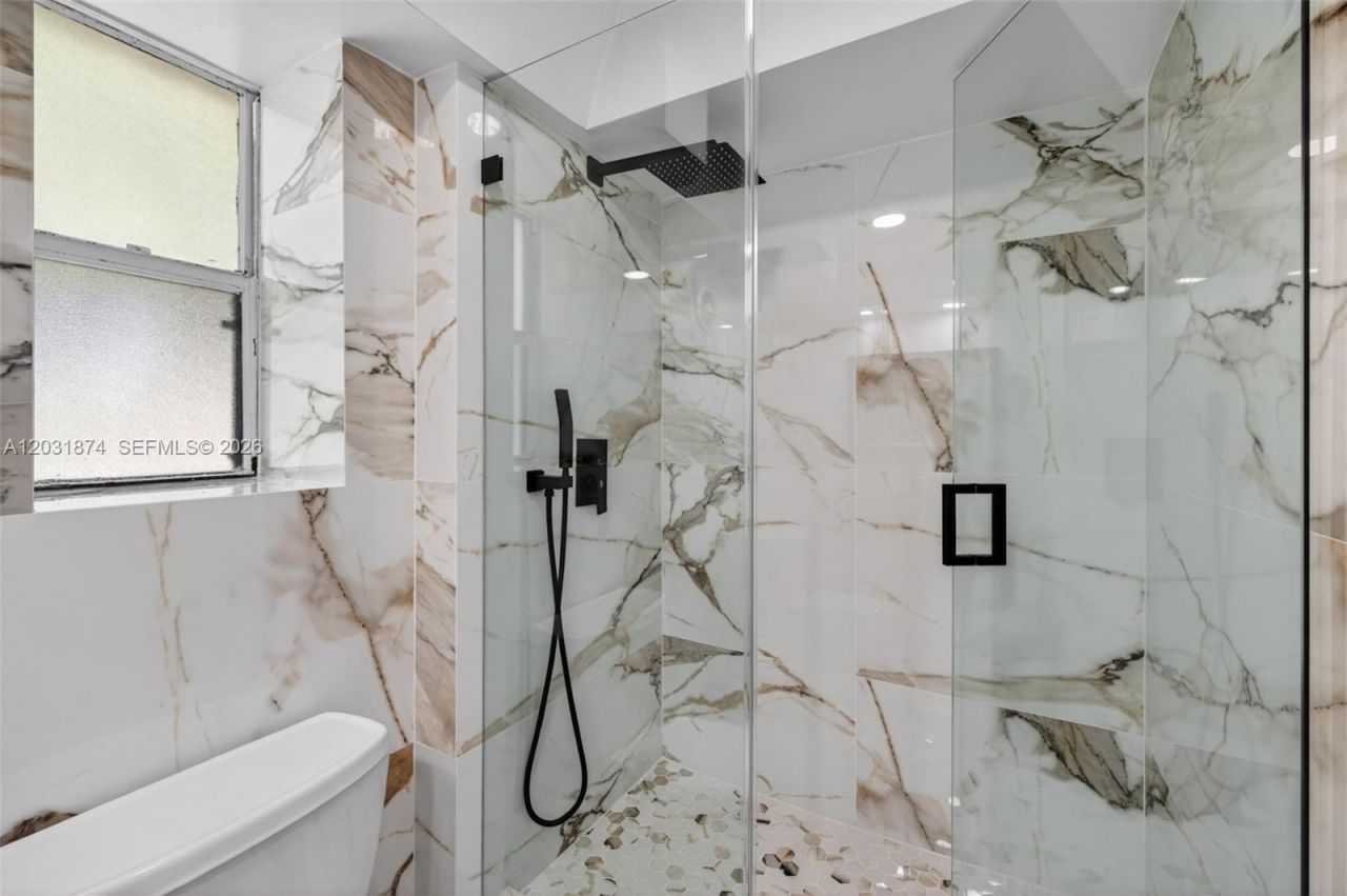 20300 W Country Club Dr , Unit 106-3, Aventura, FL 33180 Photo