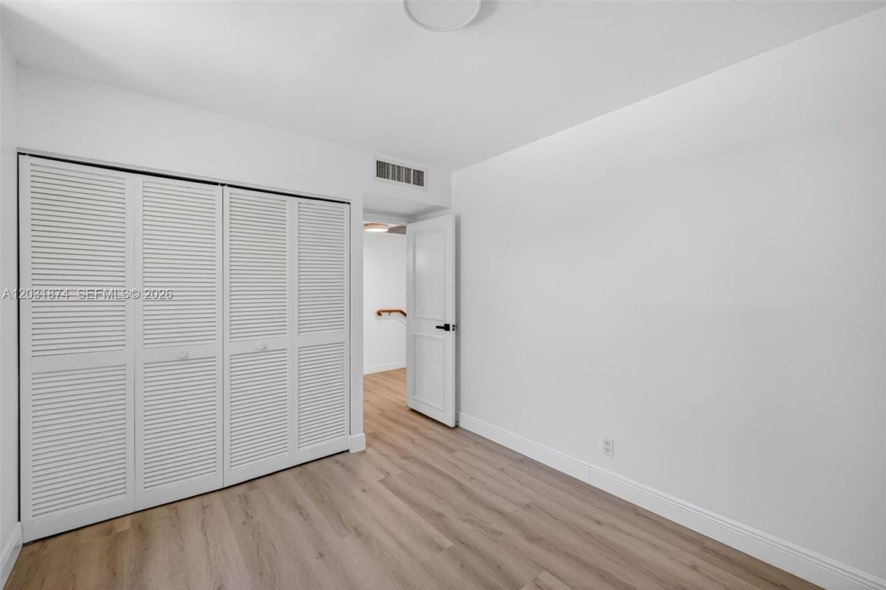 20300 W Country Club Dr , Unit 106-3, Aventura, FL 33180 Photo