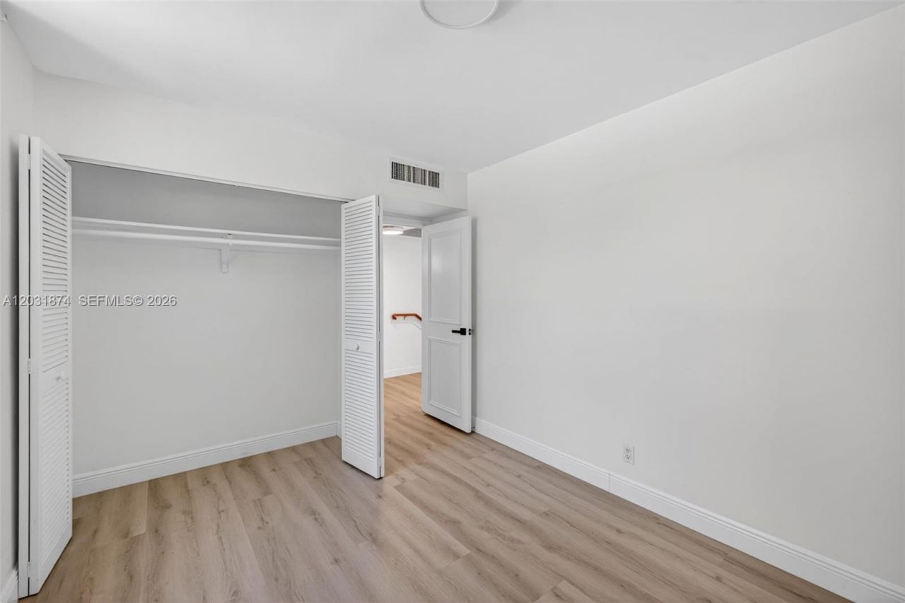 20300 W Country Club Dr , Unit 106-3, Aventura, FL 33180 Photo
