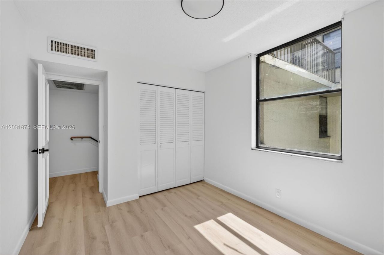 20300 W Country Club Dr , Unit 106-3, Aventura, FL 33180 Photo