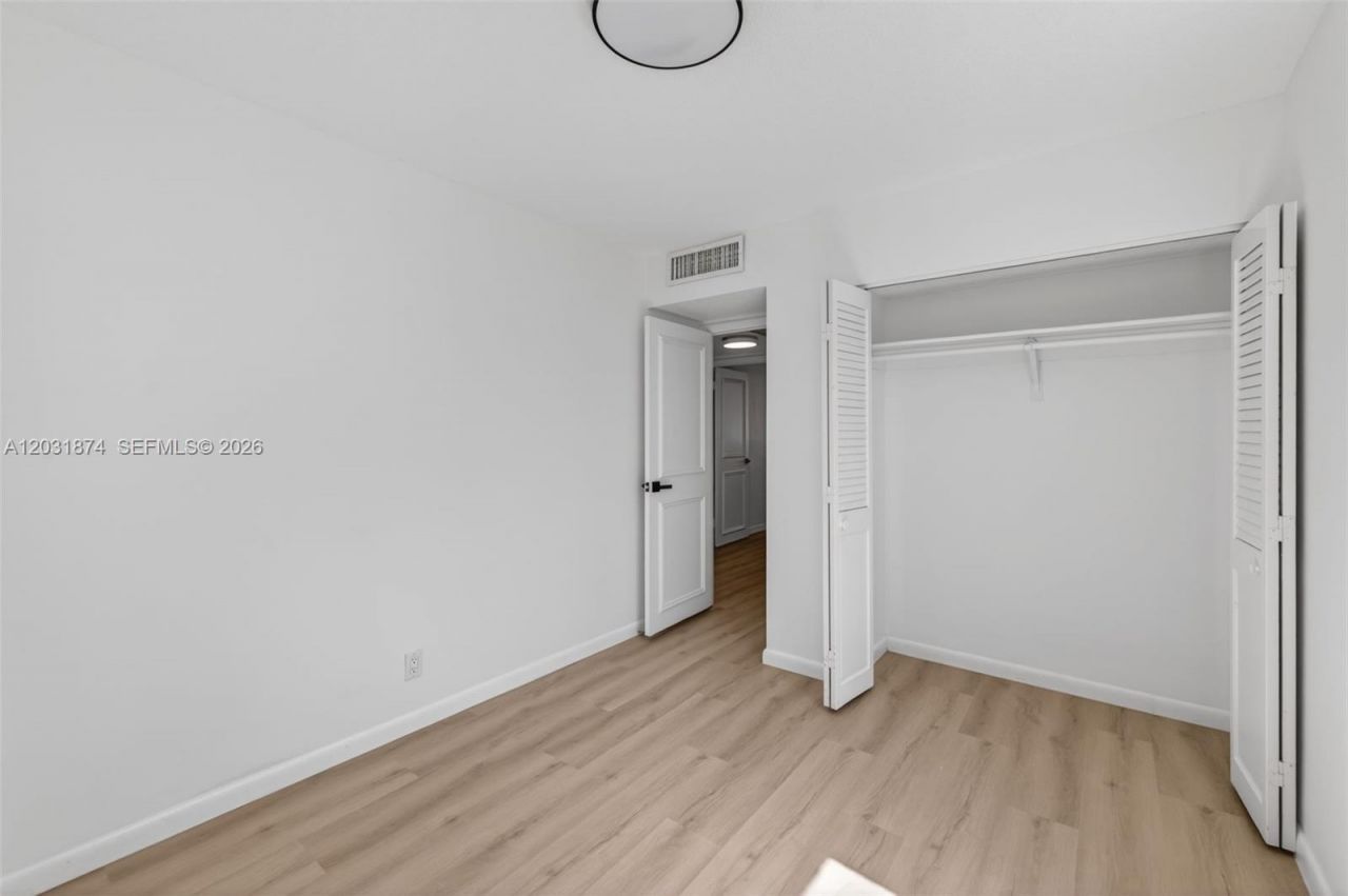 20300 W Country Club Dr , Unit 106-3, Aventura, FL 33180 Photo
