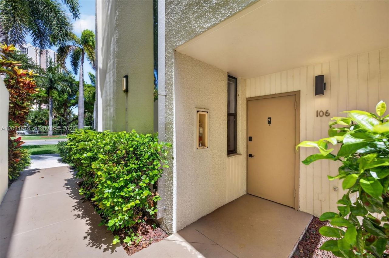 20300 W Country Club Dr , Unit 106-3, Aventura, FL 33180 Photo