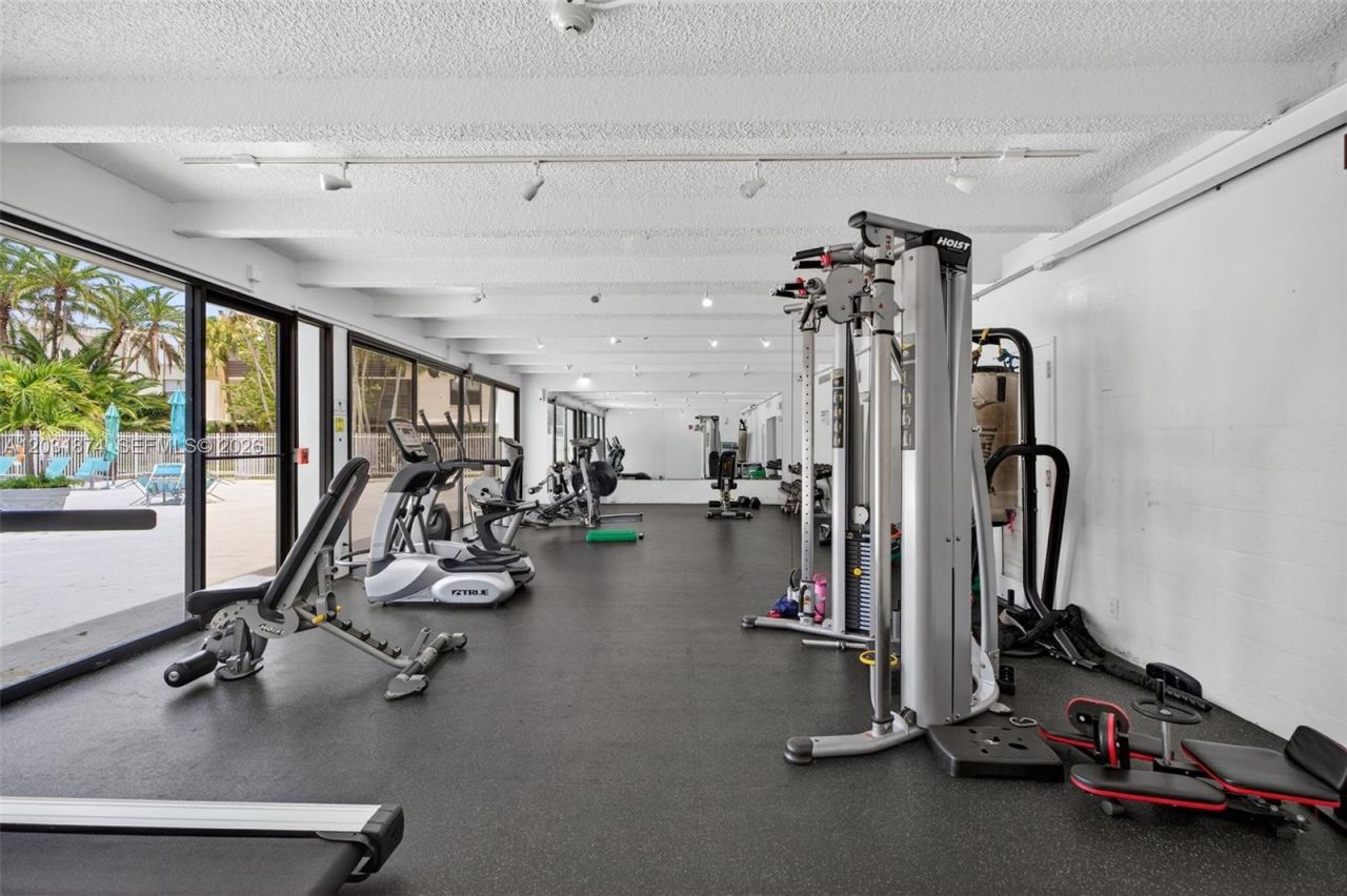 20300 W Country Club Dr , Unit 106-3, Aventura, FL 33180 Photo