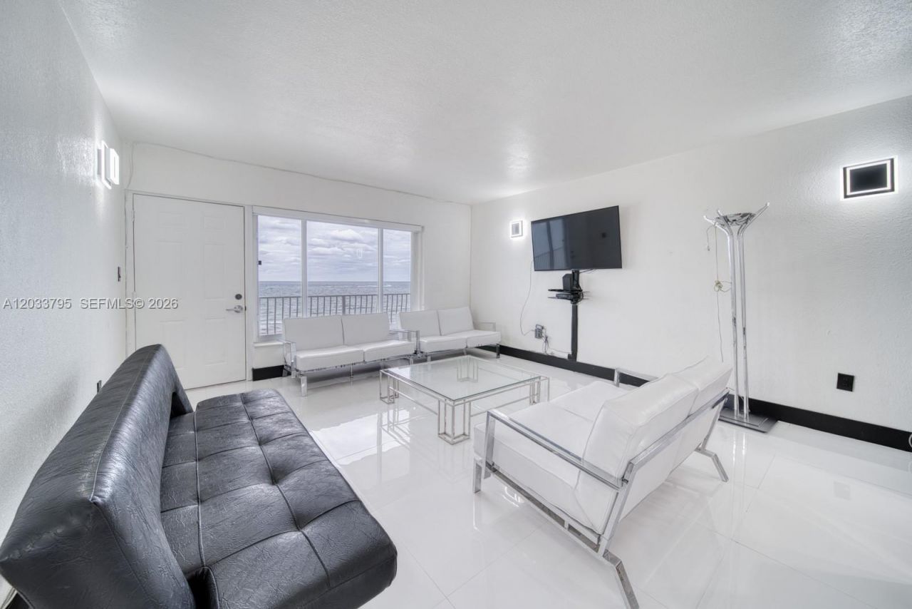 300 Oregon St , Unit 507, Hollywood, FL 33019 Photo