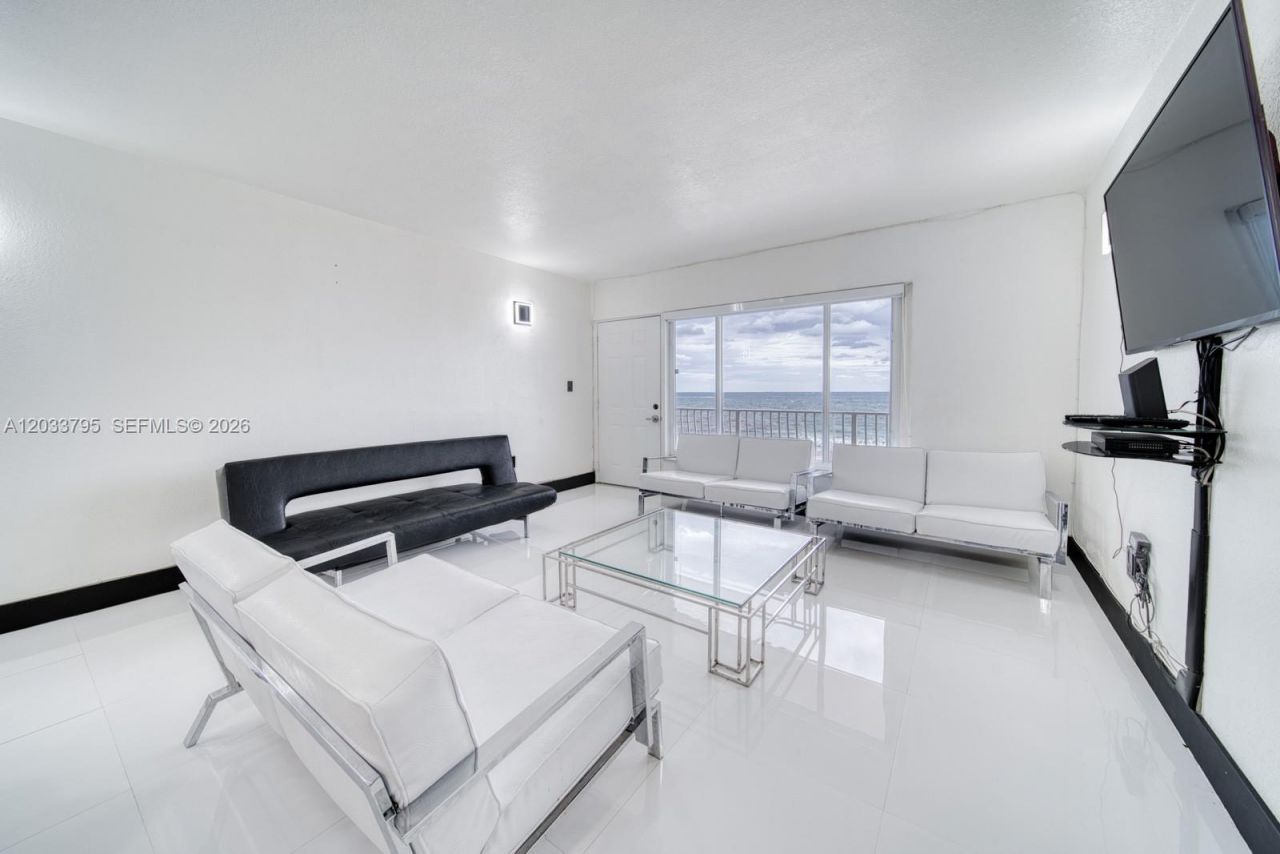 300 Oregon St , Unit 507, Hollywood, FL 33019 Photo