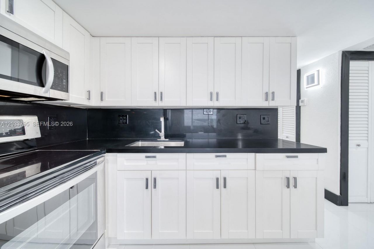 300 Oregon St , Unit 507, Hollywood, FL 33019 Photo