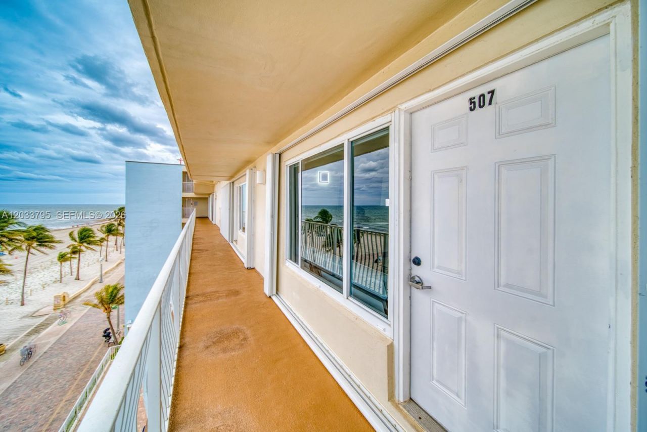 300 Oregon St , Unit 507, Hollywood, FL 33019 Photo