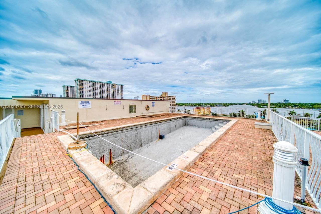 300 Oregon St , Unit 507, Hollywood, FL 33019 Photo