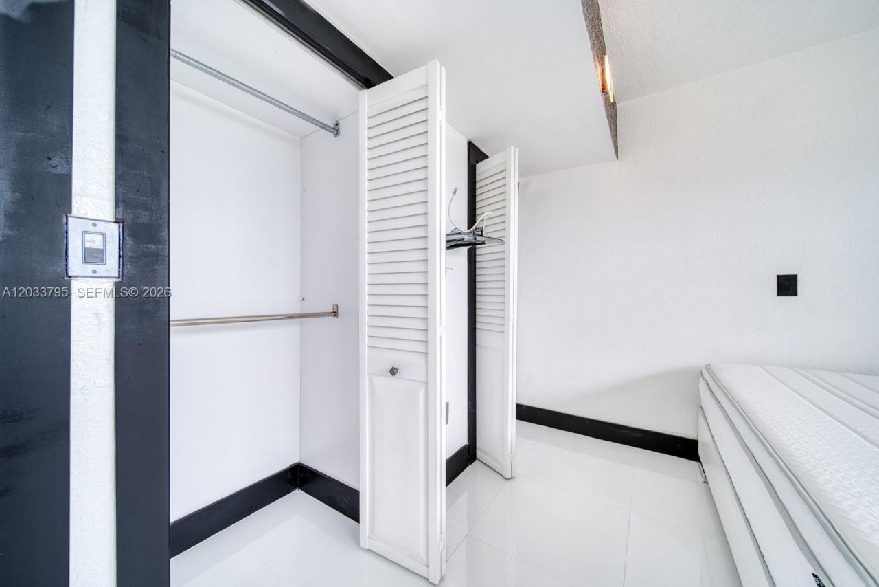 300 Oregon St , Unit 507, Hollywood, FL 33019 Photo