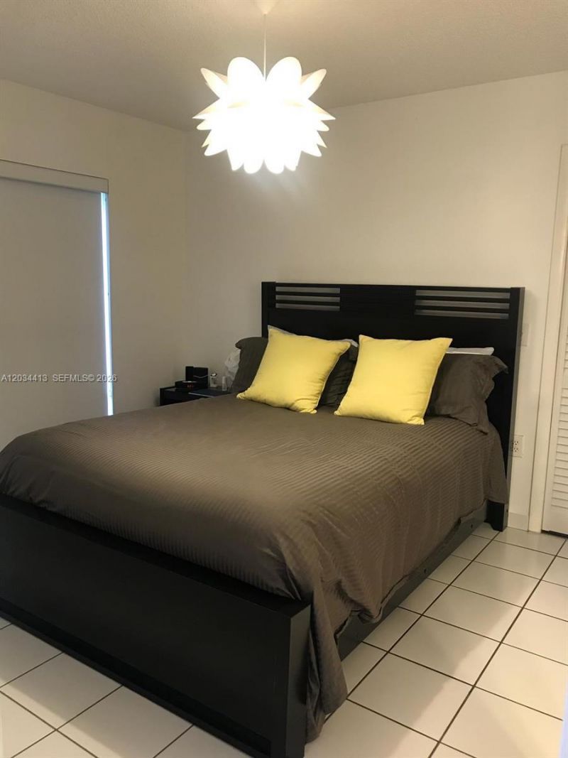10813 NW 3rd Ct, Unit 2L, Pembroke Pines, FL 33026 Photo