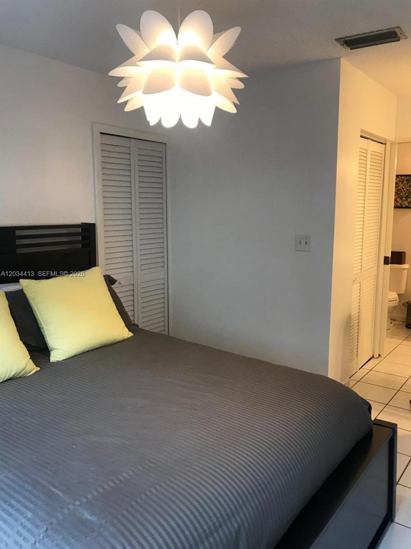 10813 NW 3rd Ct, Unit 2L, Pembroke Pines, FL 33026 Photo