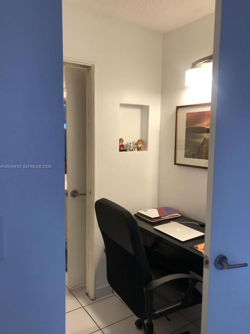 10813 NW 3rd Ct, Unit 2L, Pembroke Pines, FL 33026 Photo