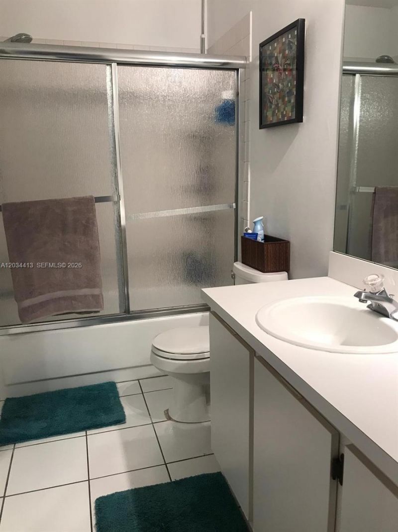 10813 NW 3rd Ct, Unit 2L, Pembroke Pines, FL 33026 Photo