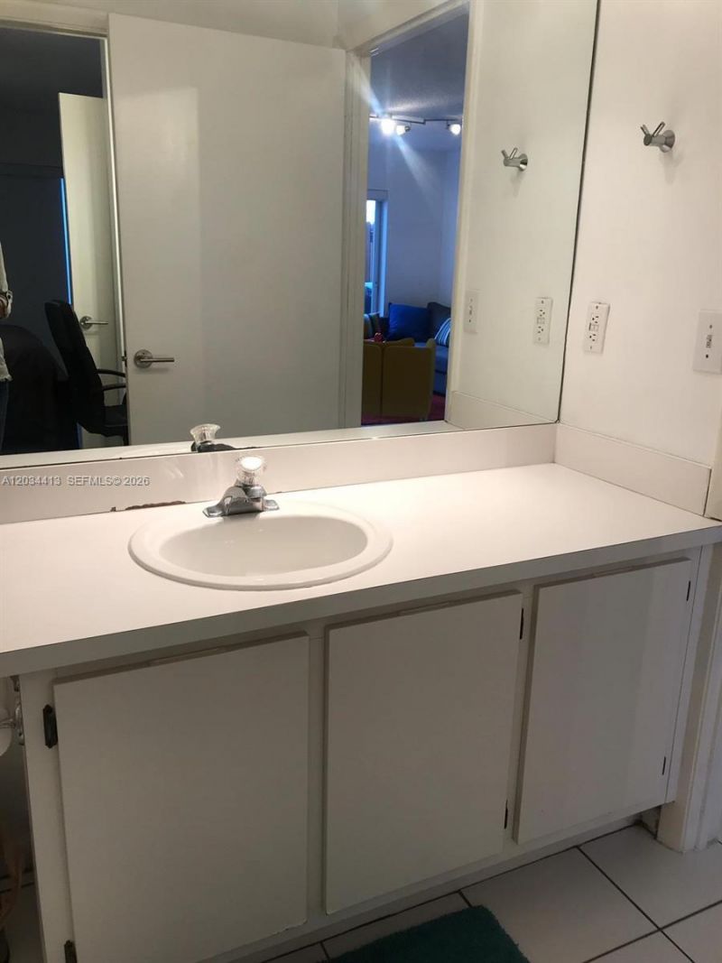 10813 NW 3rd Ct, Unit 2L, Pembroke Pines, FL 33026 Photo