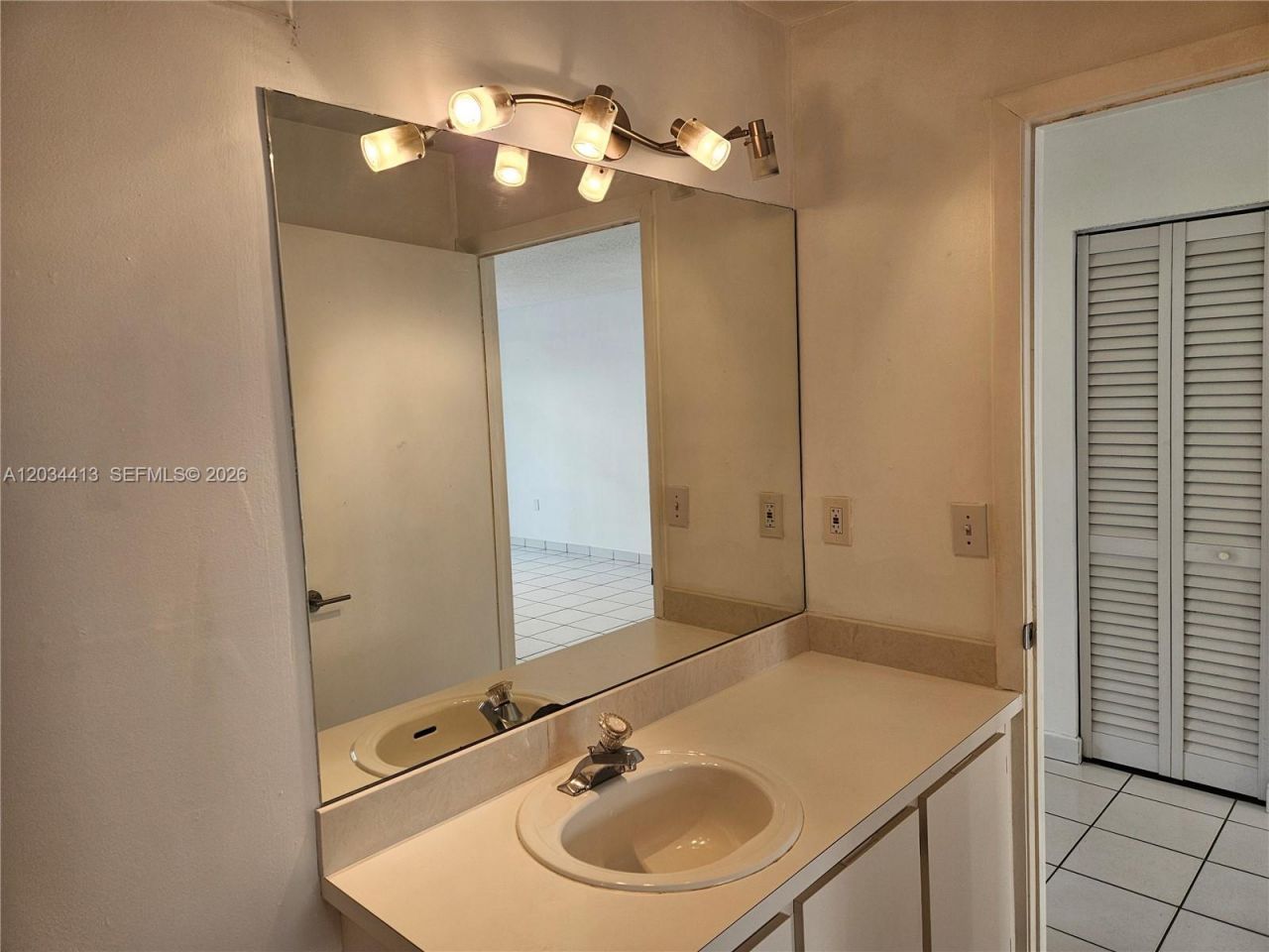 10813 NW 3rd Ct, Unit 2L, Pembroke Pines, FL 33026 Photo