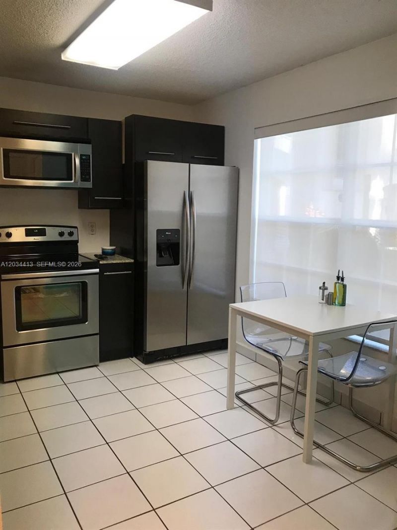 10813 NW 3rd Ct, Unit 2L, Pembroke Pines, FL 33026 Photo