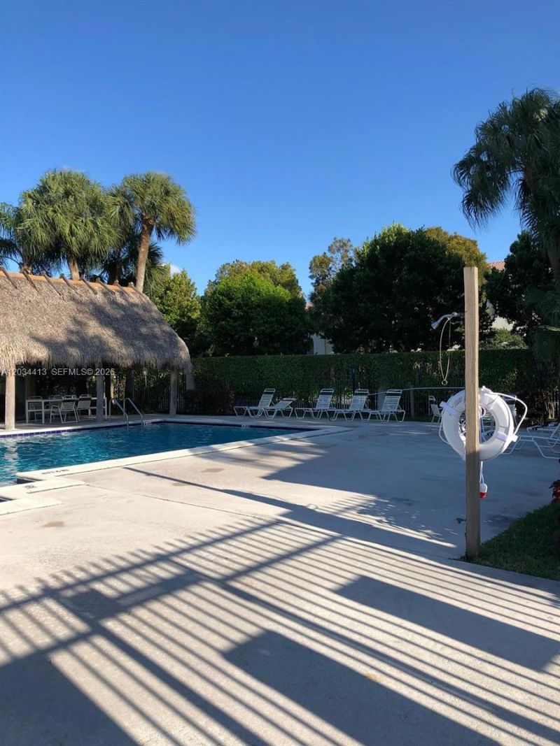 10813 NW 3rd Ct, Unit 2L, Pembroke Pines, FL 33026 Photo