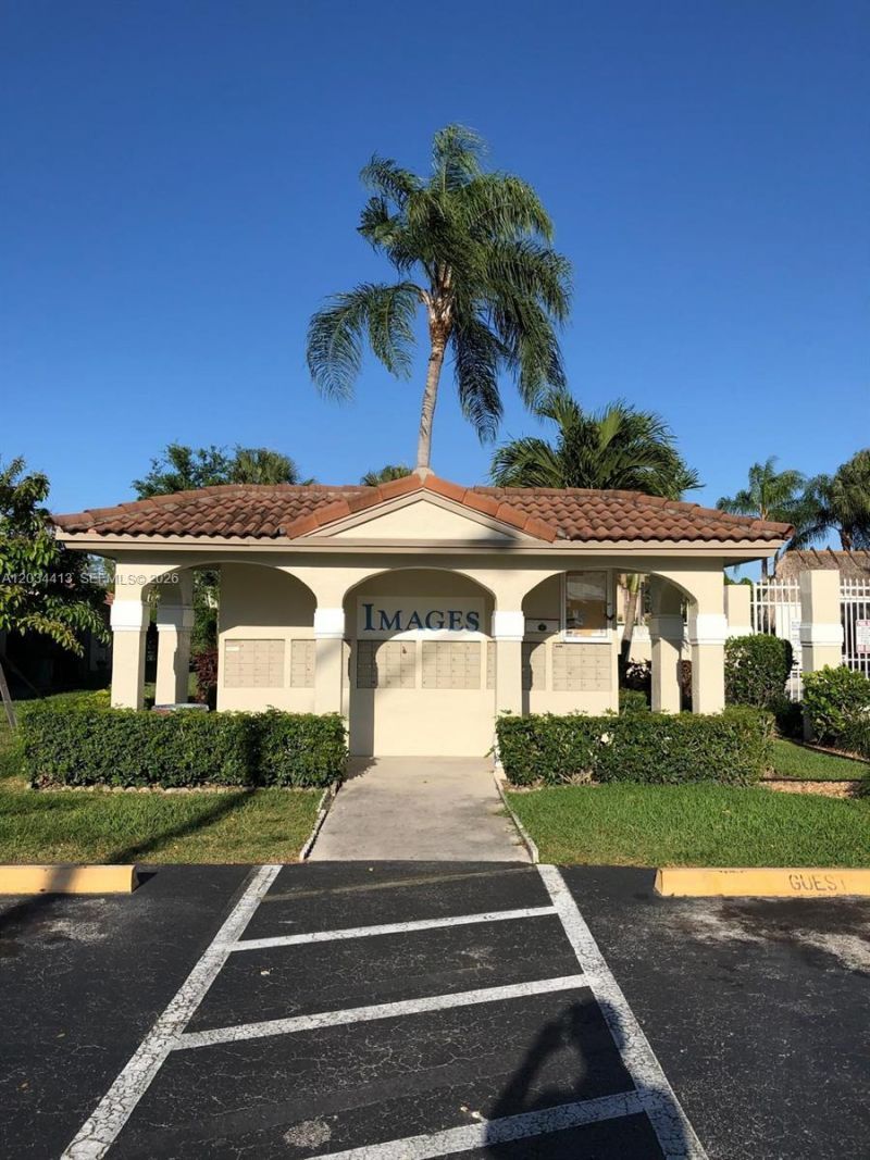 10813 NW 3rd Ct, Unit 2L, Pembroke Pines, FL 33026 Photo