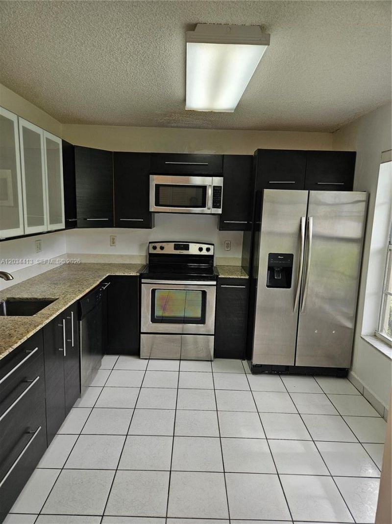 10813 NW 3rd Ct, Unit 2L, Pembroke Pines, FL 33026 Photo