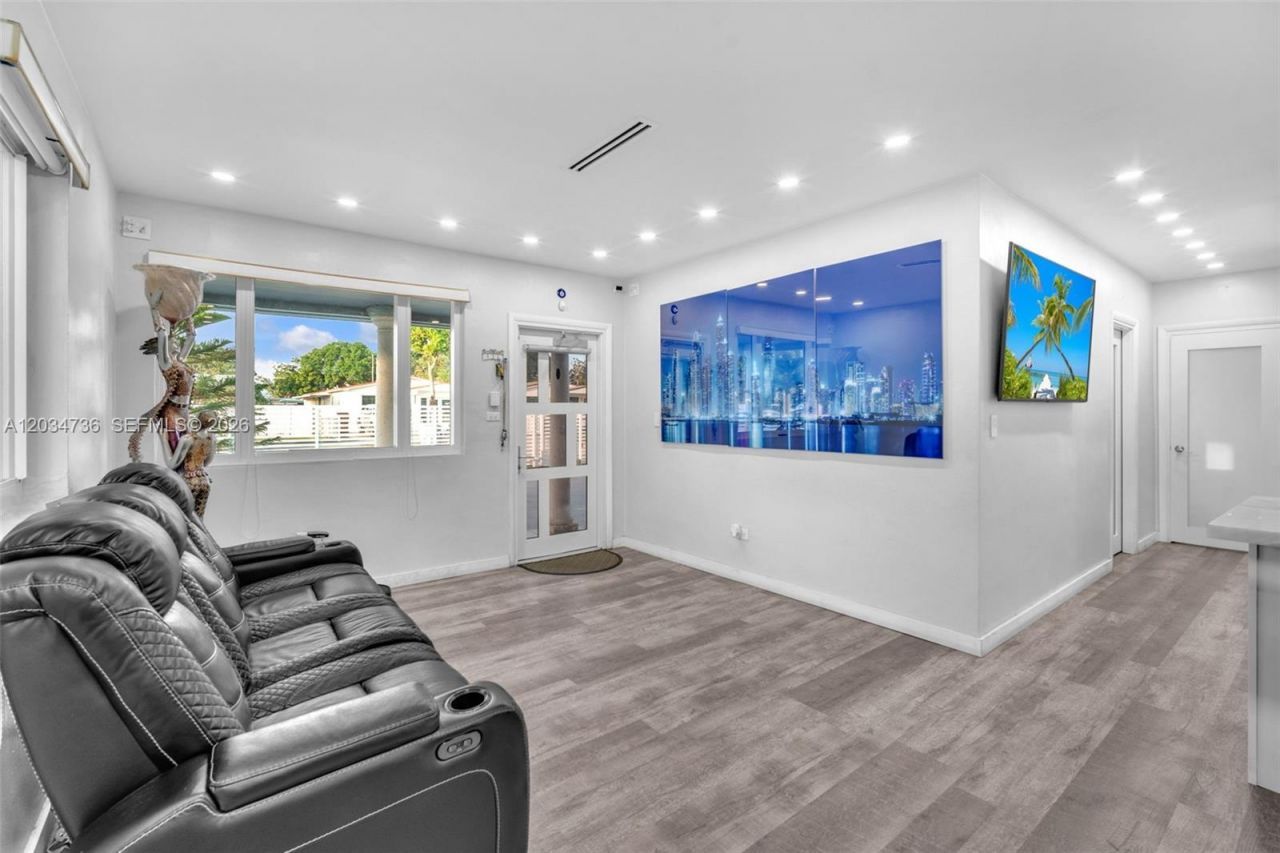 380 W 30th St, Hialeah, FL 33012 Photo