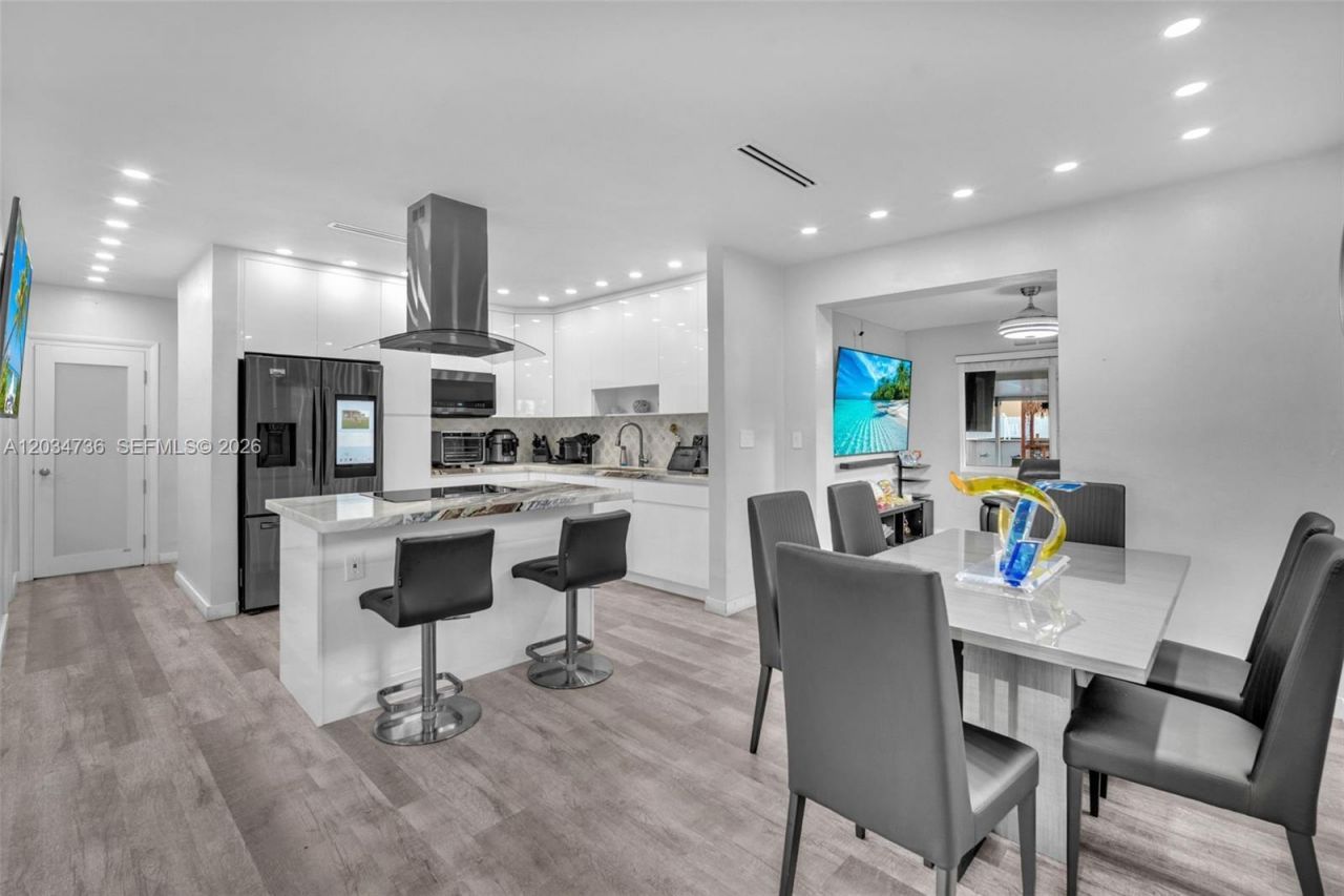 380 W 30th St, Hialeah, FL 33012 Photo