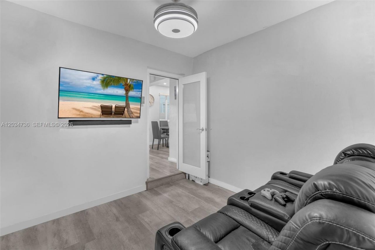 380 W 30th St, Hialeah, FL 33012 Photo
