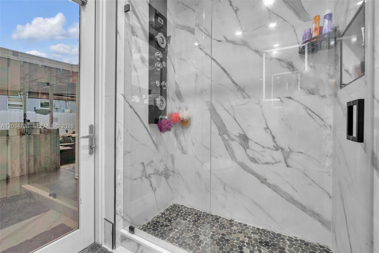 380 W 30th St, Hialeah, FL 33012 Photo