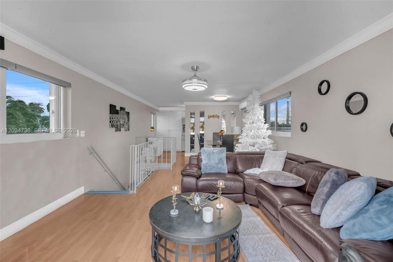 380 W 30th St, Hialeah, FL 33012 Photo
