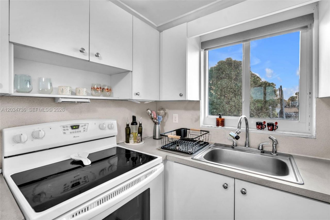 380 W 30th St, Hialeah, FL 33012 Photo