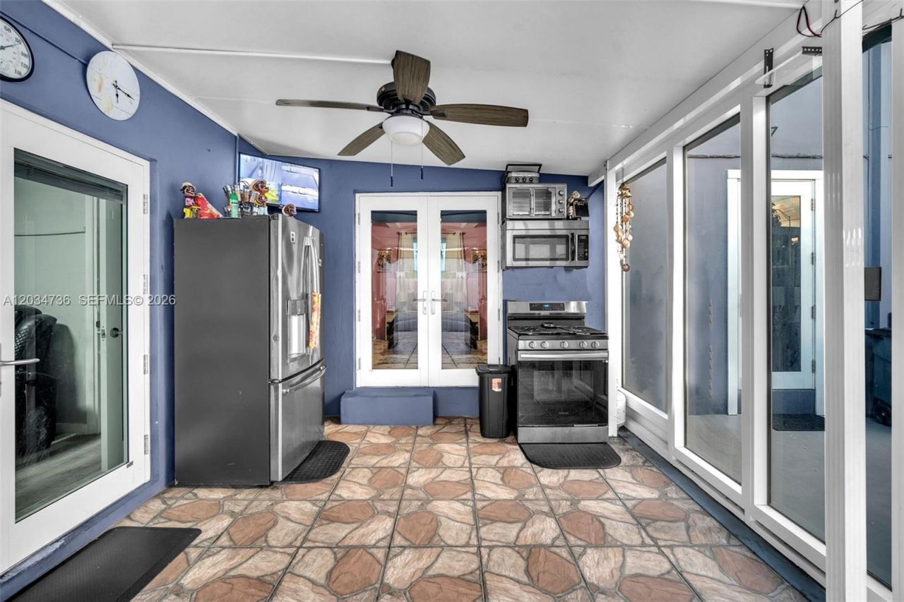 380 W 30th St, Hialeah, FL 33012 Photo