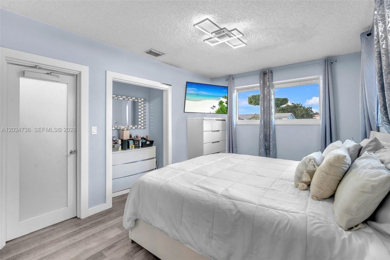 380 W 30th St, Hialeah, FL 33012 Photo