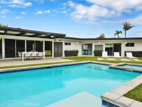 2000 Nautilus Lane, Newport Beach, CA 92660
