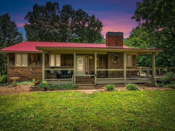 830 Hadley Rd, Clarksville, TN 37042