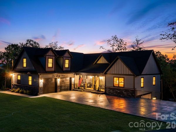 163 Northview Drive, Hendersonville, NC 28791