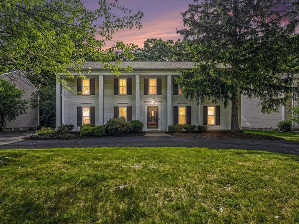 5535 S Piccadilly Circle, West Bloomfield, MI 48322