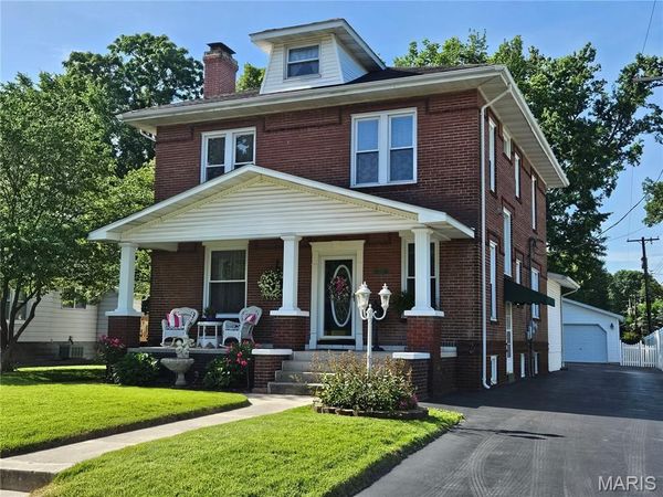 842 Lewis Avenue, Wood River, IL 62095