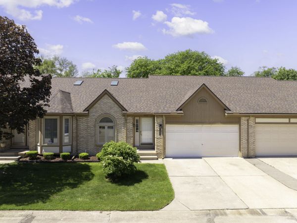 35907 Fierimonte Drive, Clinton Twp, MI 48035