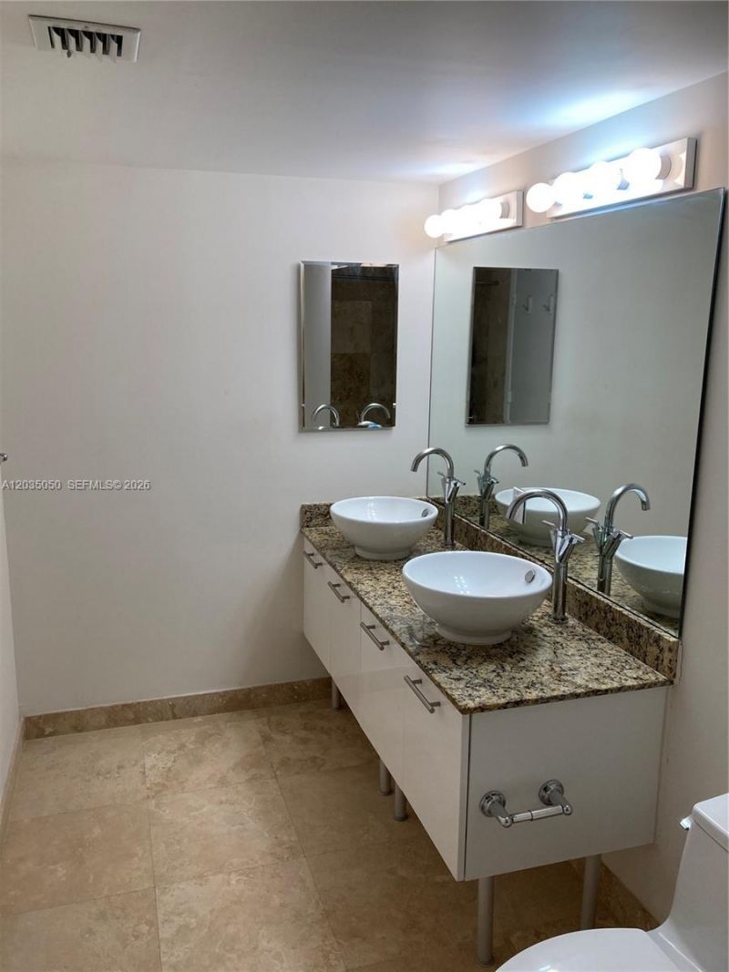 41 SE 5th St, Unit 1104, Miami, FL 33131 Photo