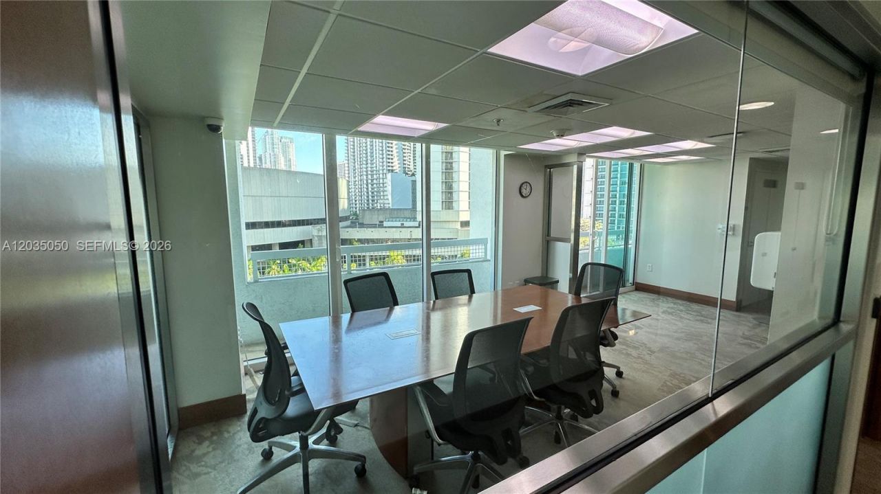 41 SE 5th St, Unit 1104, Miami, FL 33131 Photo