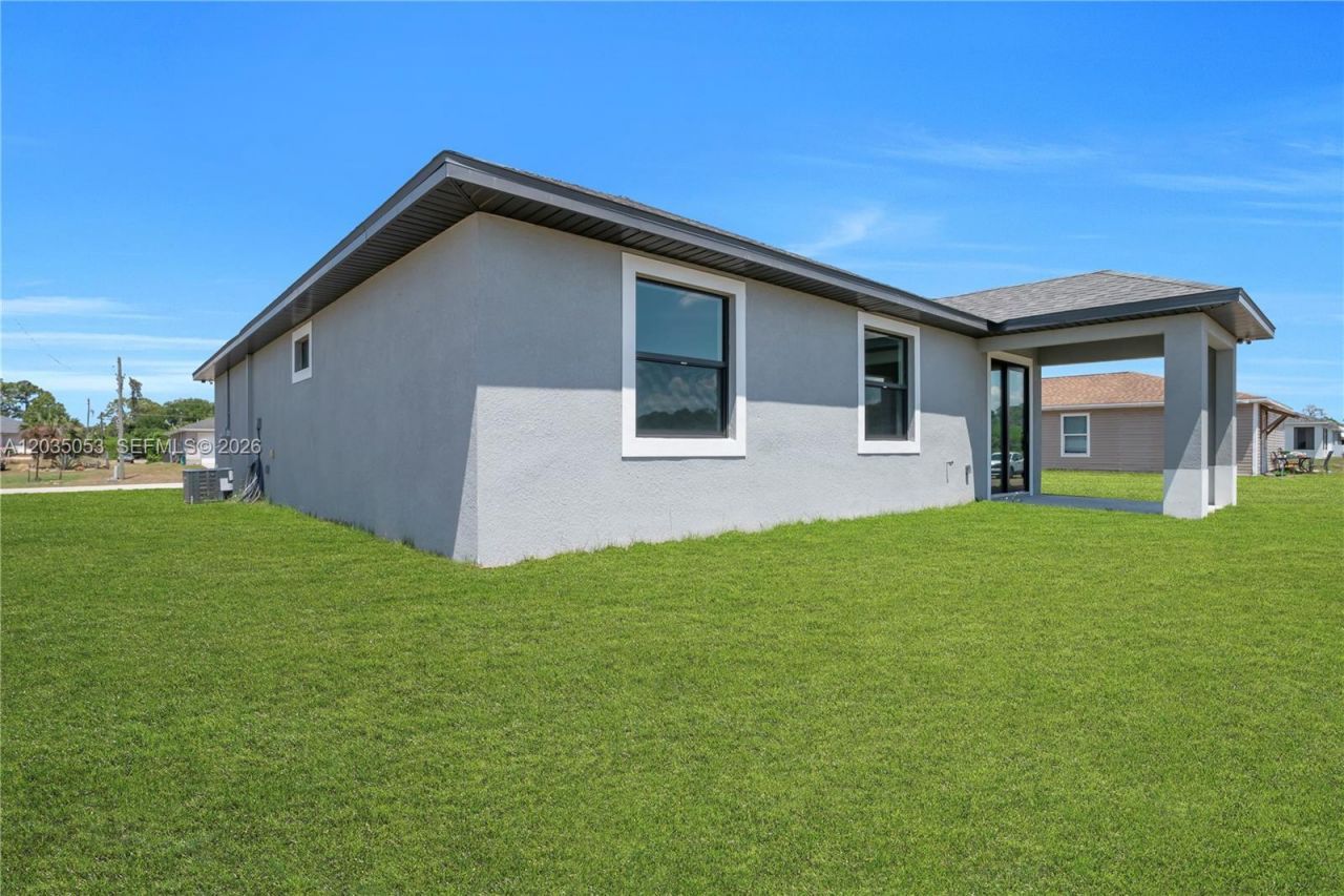8045 Buttercup Cir , La Belle, FL 33935 Photo
