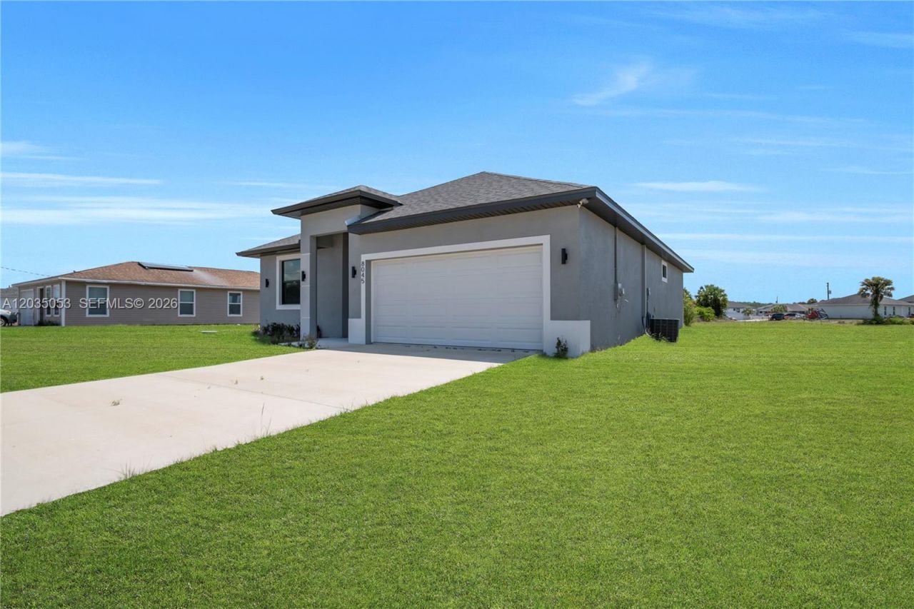 8045 Buttercup Cir , La Belle, FL 33935 Photo