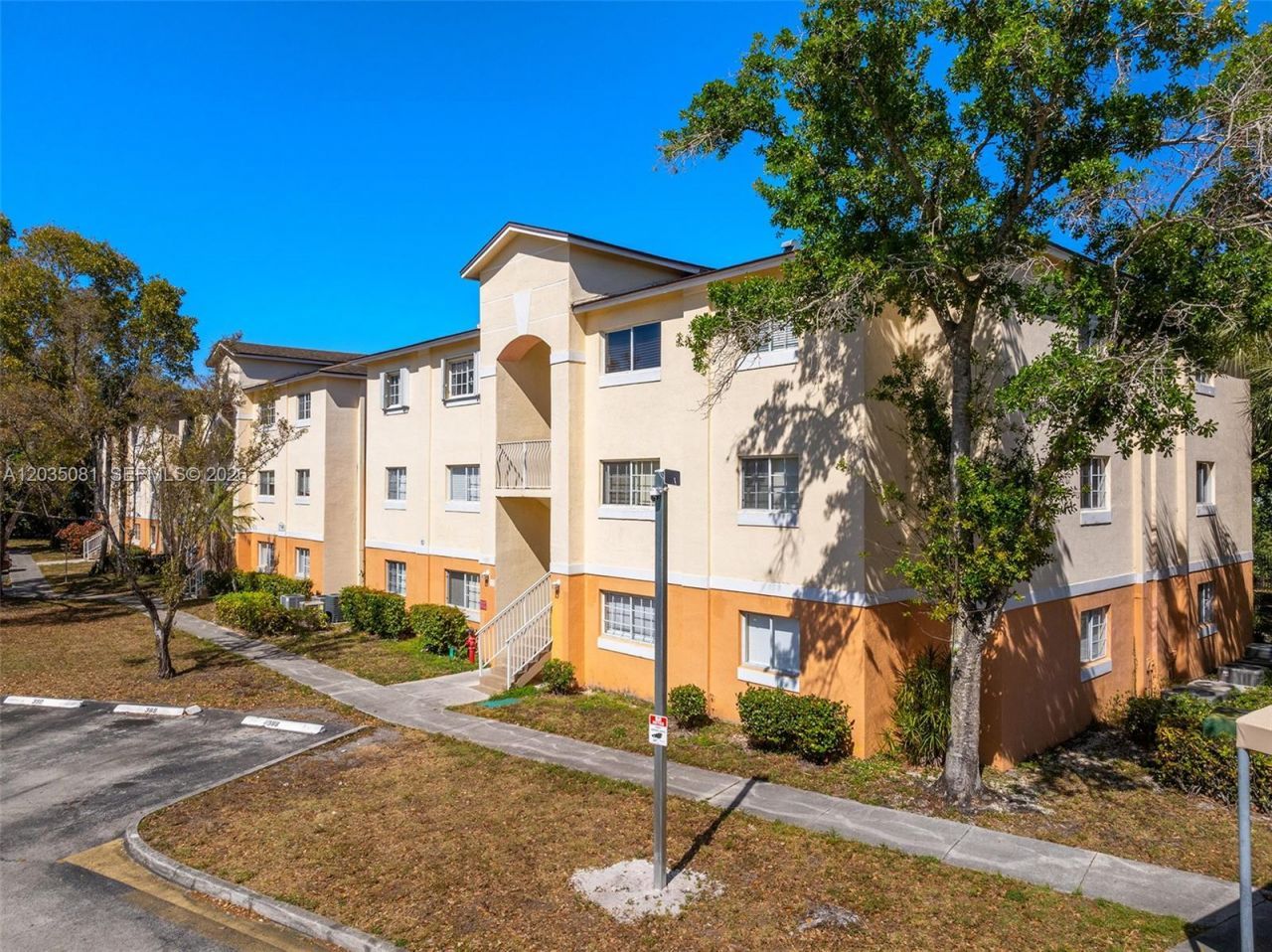 3700 N 56th Ave , Unit 1012, Hollywood, FL 33021 Photo